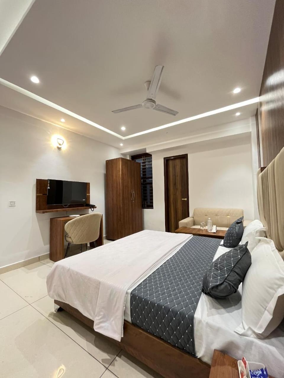 Hotel Platinum Inn Ludhiana Exterior foto