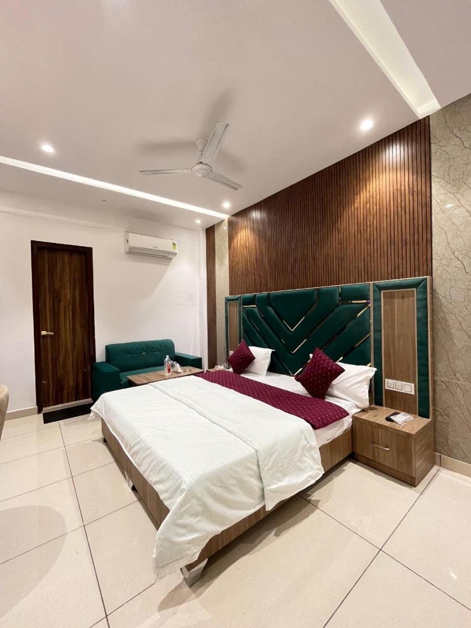 Hotel Platinum Inn Ludhiana Exterior foto