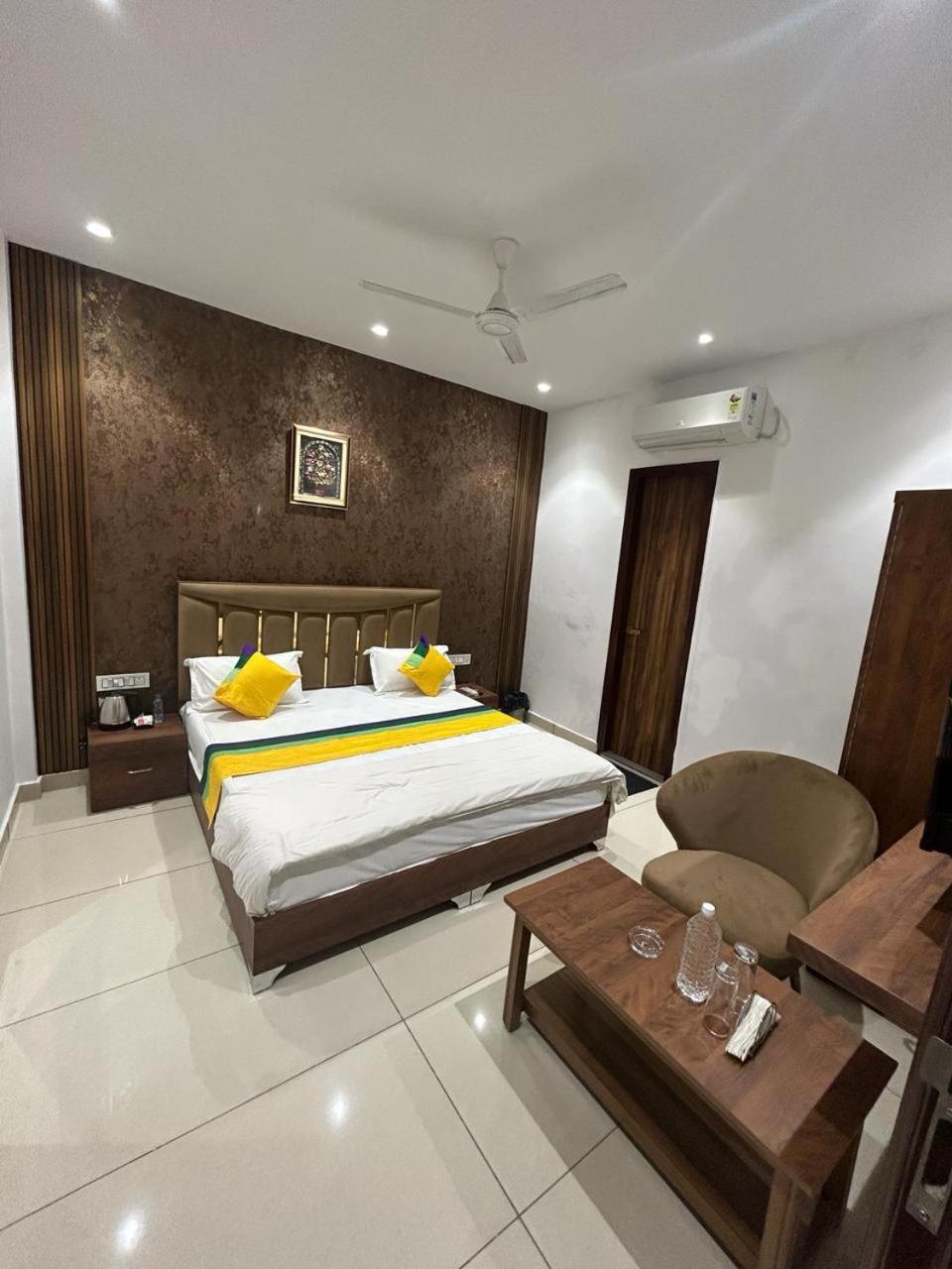 Hotel Platinum Inn Ludhiana Exterior foto